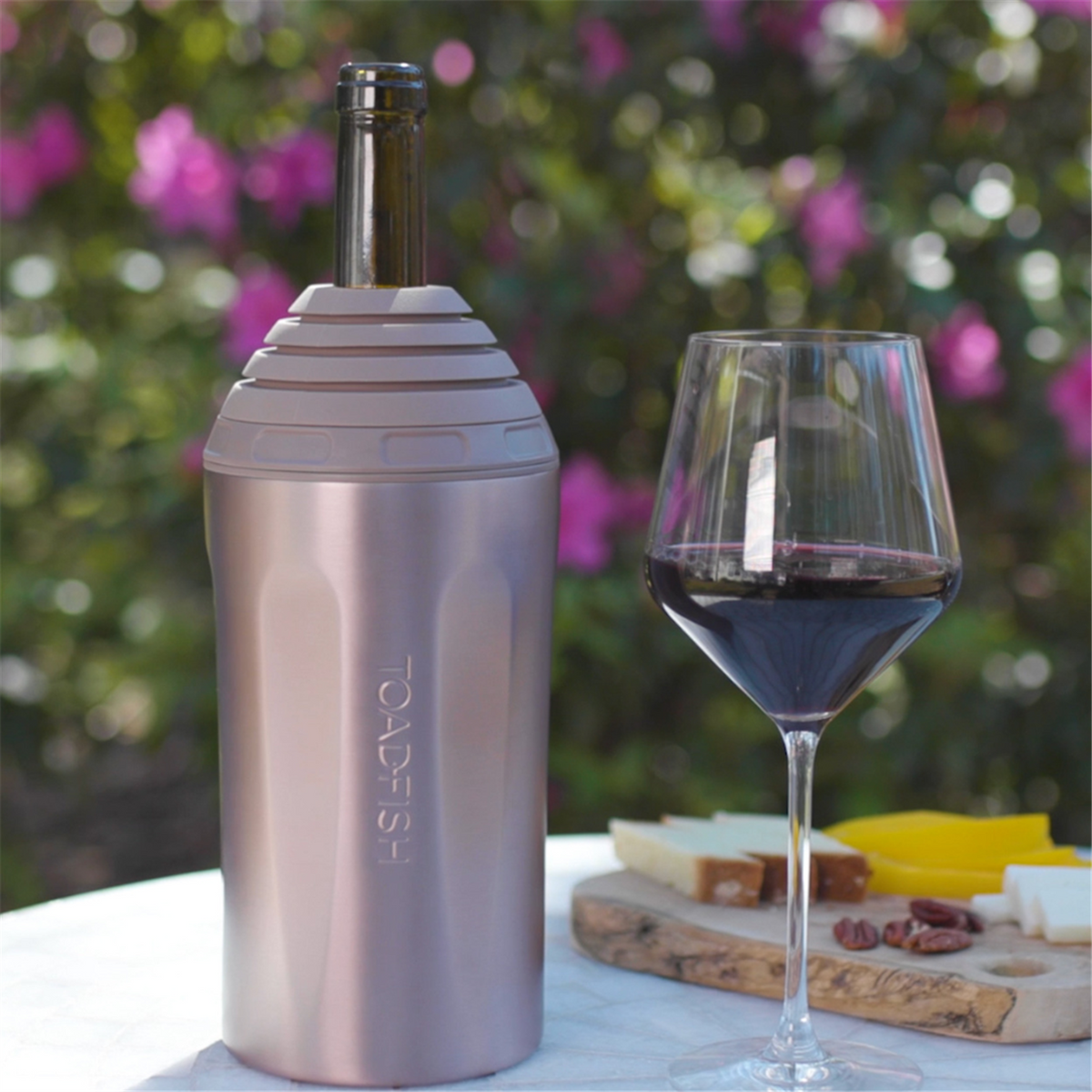 Toadfish Toadfish Insulated Wine Chiller With Flexi-lock Pouring, Fits Most Bottles